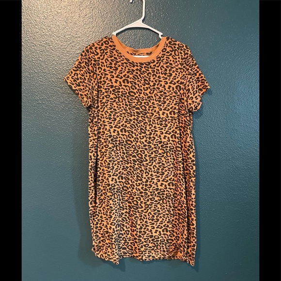 Leopard T-shirt dress - Picture 2 of 3